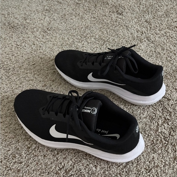 Nike Black Athletic Running Shoes with White Swoosh main image 6